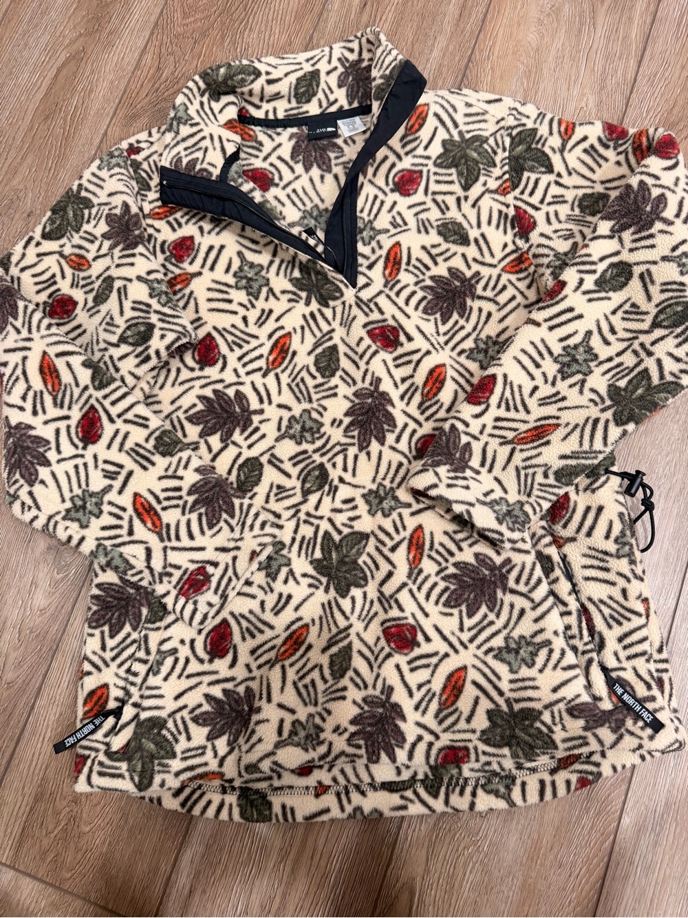 The North Face vintage 1997 Cream and Olive Leaf-Print Fleece Pullover